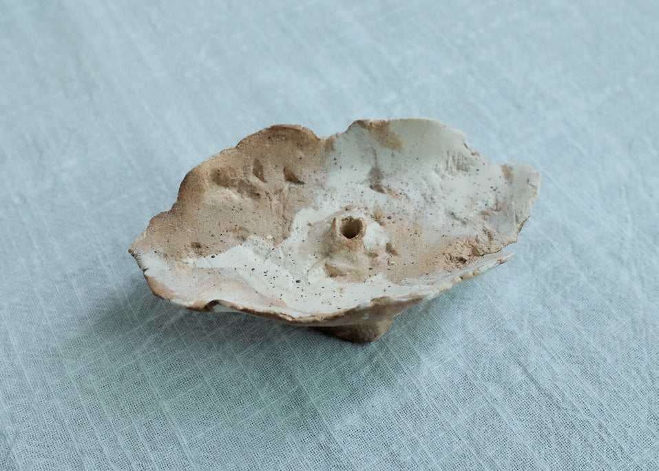 Artist Edition - LEAF 03：手工捏製 陶土線香座